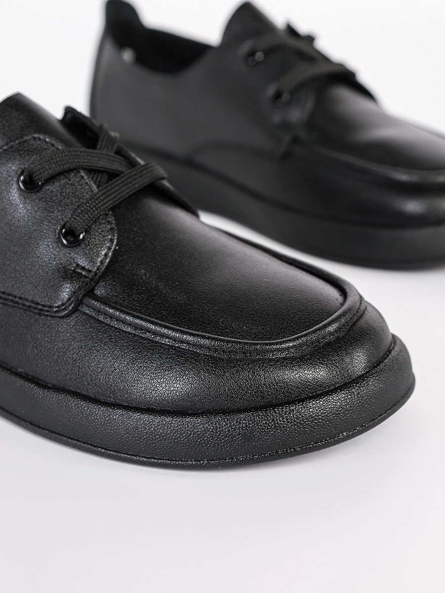 Туфли-дерби черного цвета из натуральной кожи